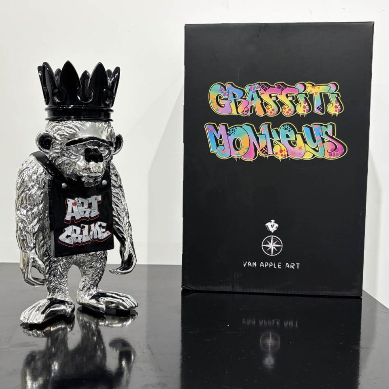 VAN APPLE "Art Crime"